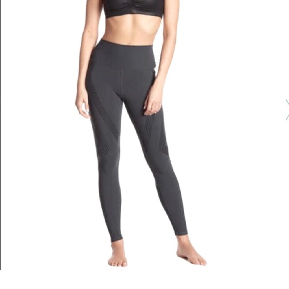 Alo full length high rise leggings in size XS, grey w black accents